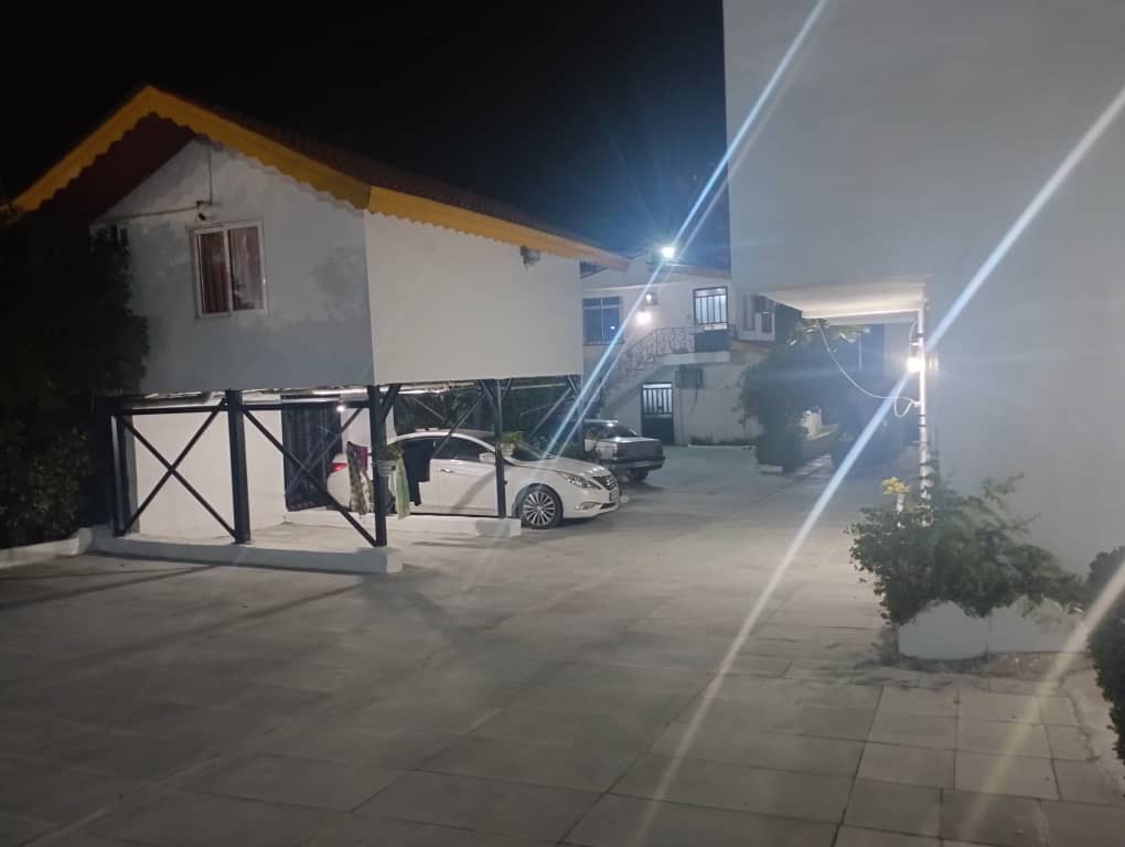 ویژگیهای  مجموعه اقامتی تفریحی و رستوران شفیعی در تنکابن